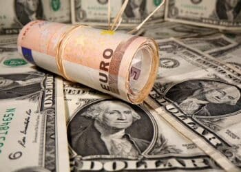 صعود اليورو وسط بوادر على زيادة أسعار الفائدة