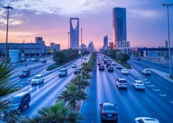 توقعات بتباطؤ نمو اقتصادات الخليج في 2023 وسط تراجع عائدات النفط