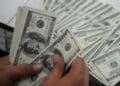 الدولار يواجه صعوبة في الحفاظ على قيمته في ظل الترقب الشديد لمستوى التضخم في الولايات المتحدة