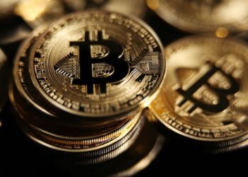 البيتكوين يستهدف 28 ألف دولار وسولانا وكاردانو يقودان عثرة العملات البديلة