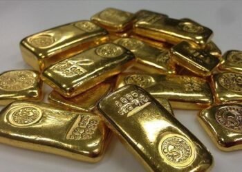تراجع سعر الذهب عن أعلى مستوى له خلال شهر نتيجة لتزايد مخاوف المستثمرين