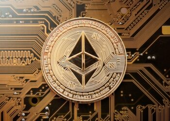 انخفاض الإيثريوم وسط مبيعات لجني الأرباح على معظم العملات الرقمية