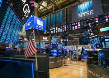 استقرار عقود الأسهم الأمريكية المستقبلية مع انتظار المستثمرين إشارات جديدة من الاحتياطي الفيدرالي