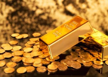 ارتفاع سعر الذهب يتزامن مع تراجع طفيف للدولار