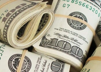 استقرار سلبي للدولار الأمريكي في انتظار بيانات الناتج المحلي الإجمالي والتضخم