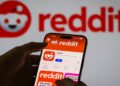 سهم Reddit يتراجع بنحو 30% عقب صدور توقعات مخيبة للآمال