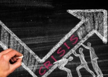 مؤشر “ستاندرد آند بورز” يمحو مكاسب عقد كامل.. هل اقتربت الأسواق من كارثة مالية جديدة؟