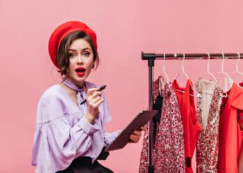 “شي إن” لبيع الأزياء عبر الإنترنت تجمع ملياري دولار في جولة تمويلية