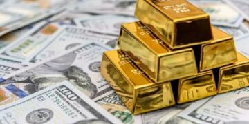 أسعار الذهب تسجّل ارتفاعًا فوق 1,900 دولار بفضل انخفاض الدولار الأمريكي
