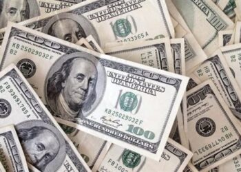 الدولار يتخلى عن أعلى مستوى له نتيجة لعمليات التصحيح وجني الأرباح