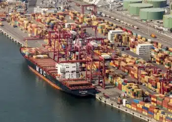 عمال موانئ غرب كندا يوافقون على اتفاق يُنهي احتجاجهم