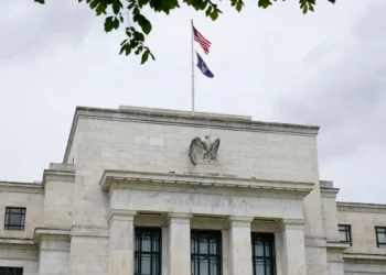 الأسواق تواجه تشديدًا نقدياً لمدة أطول من التوقعات … فكيف ستكون التأثيرات؟