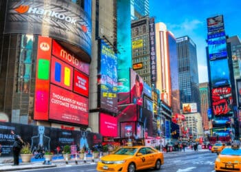 عمدة نيويورك ينبه إلى أزمة مالية قدرها 12 مليار دولار!