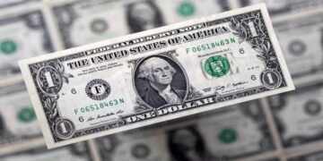 تراجع قيمة الدولار الأمريكي قبل إصدار بيانات التضخم