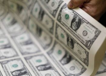 الدولار يشهد ارتفاعاً بينما يتعرض الين لضغوط قبل صدور قرار حول معدل الفائدة من قبل البنك المركزي الياباني
