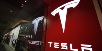 مستثمر أمريكي يرى بأن قيمة شركة Tesla ستزداد خمس أضعاف بحلول 2030