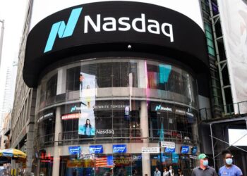 nasdaq-composite-people