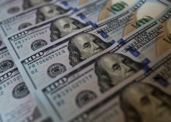 استقرار سلبي للدولار الأمريكي في سياق تعاملات مستقرة