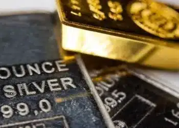 تراجع أسعار الذهب بأكثر من 1% مع صعود الدولار وترقب بيانات التضخم الأمريكي