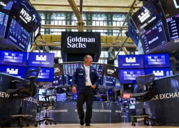 ألفابت تخسر 200 مليار دولار وقطاع الرقائق يعمق خسائر وول ستريت