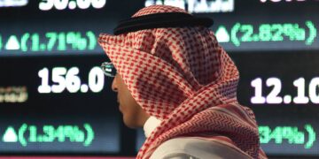 خسائر أسبوعية قوية تضرب معظم أسواق الخليج وسط استمرار الهجمات في هرمز.. وبورصة مسقط تخالف الاتجاه